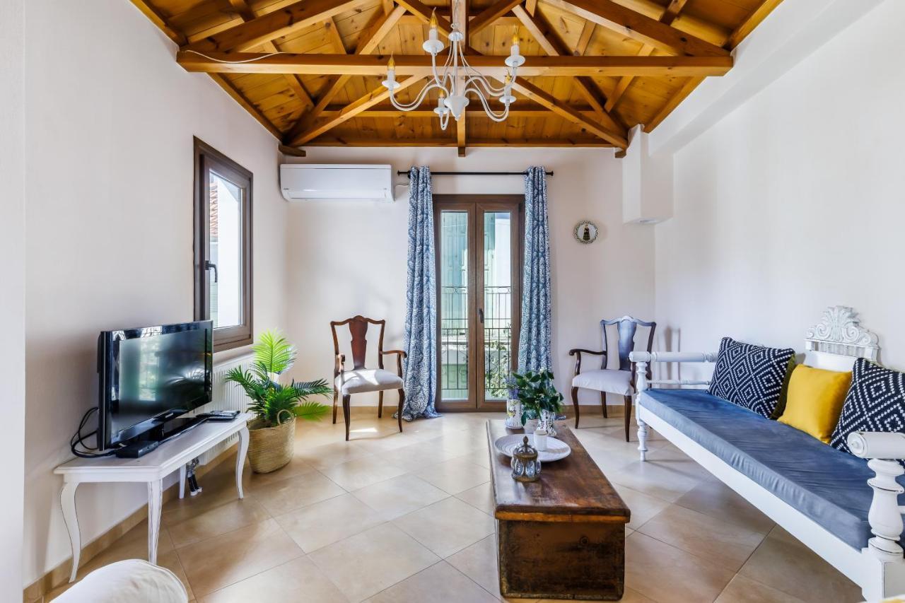 Petradi Town Apartment Skopelos Buitenkant foto