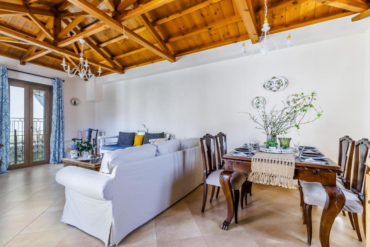 Petradi Town Apartment Skopelos Buitenkant foto